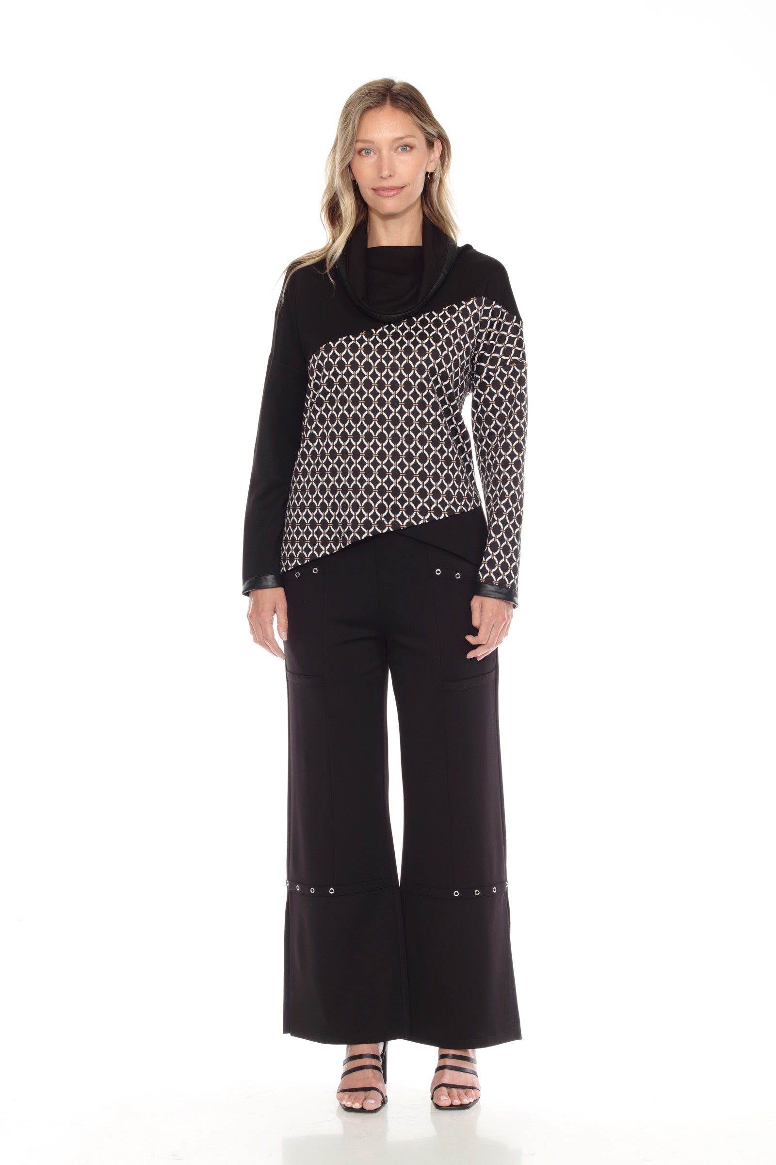 B/W Links Pullover and Pant Matching Set