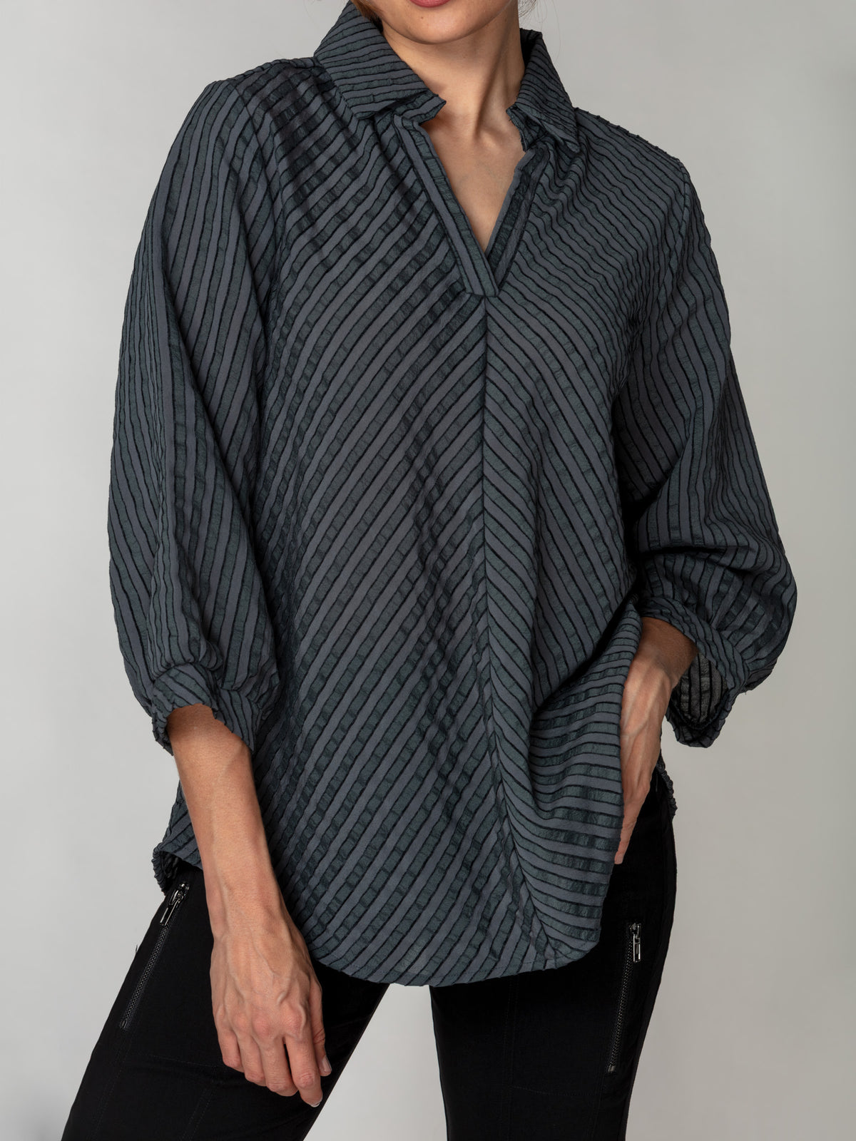 Diagonal Stripe Textured Popover